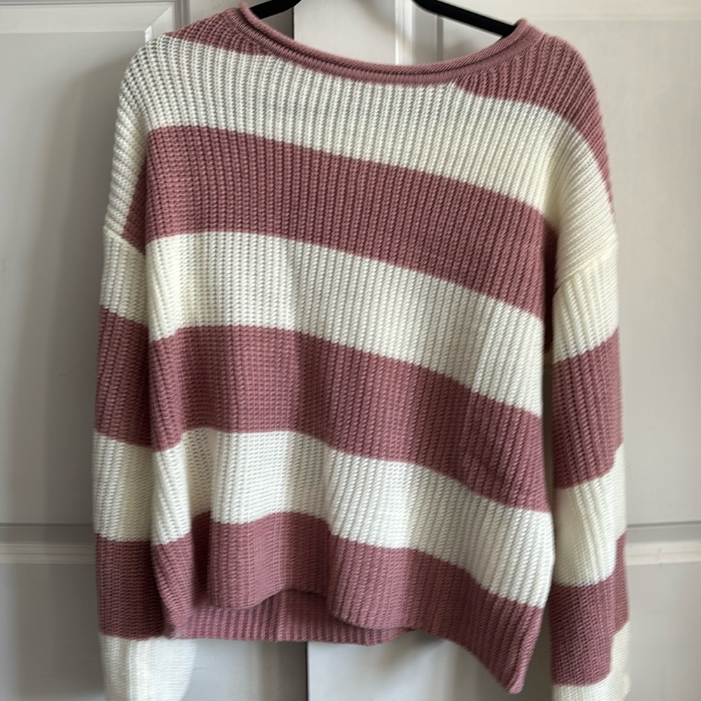 Basic stripped sweater